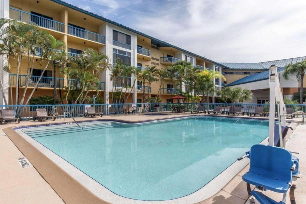Tollgate Inn North North Naples Εξωτερικό φωτογραφία