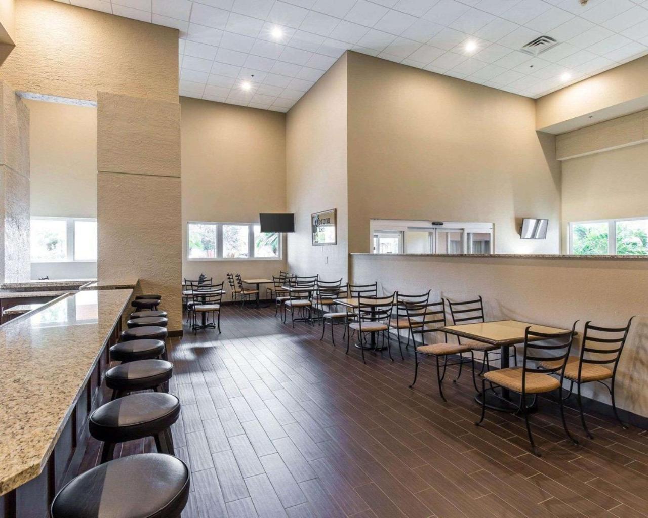 Tollgate Inn North North Naples Εξωτερικό φωτογραφία